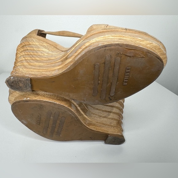 Le Silla Suede Beige Wedges - Size 8 - Picture 6 of 6